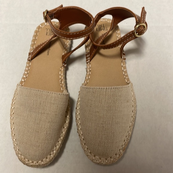 Time and tru memory foam beige espadrilles - Picture 15 of 16